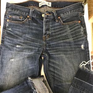 Women’s size 6 boyfriend jeans